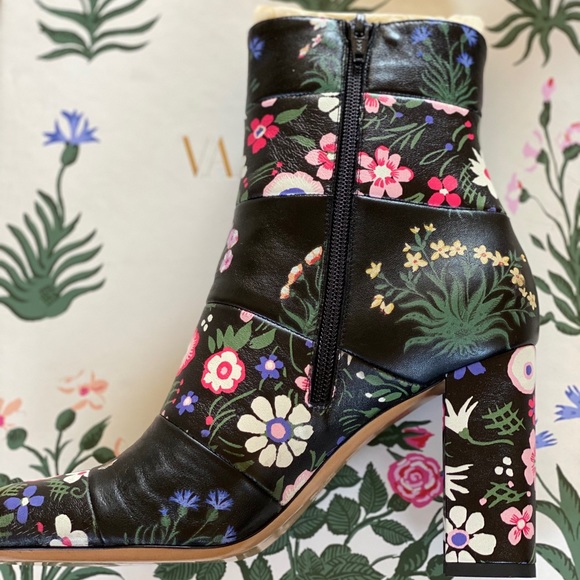 Valentino Garavani Floral Painted Ankle Heel Boots - Picture 4 of 8